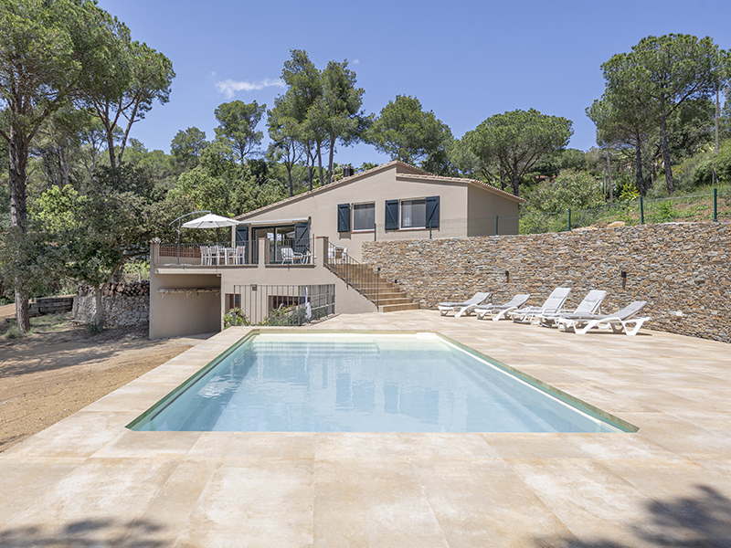 Casa con piscina en Tamariu